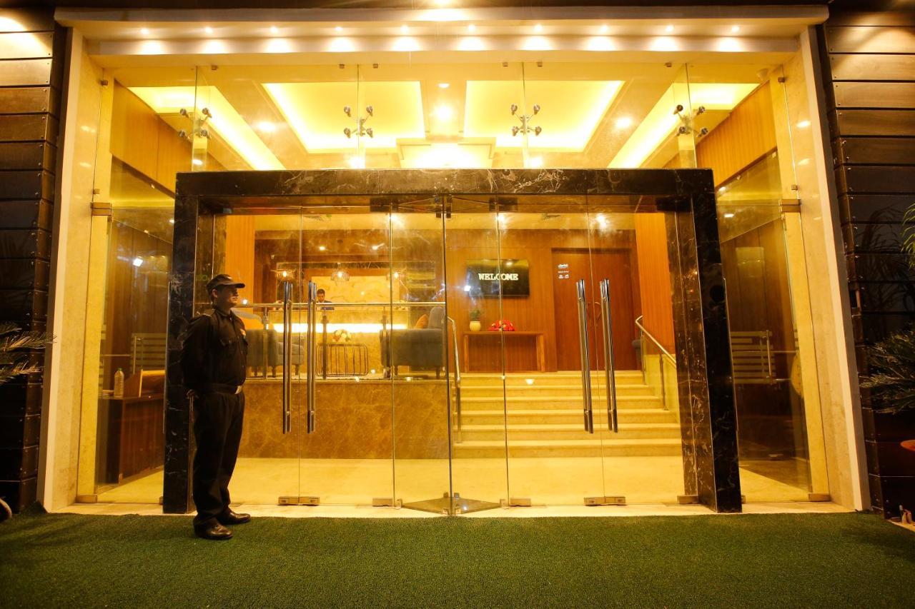 The Fern Residency Noida Hotel Exterior photo