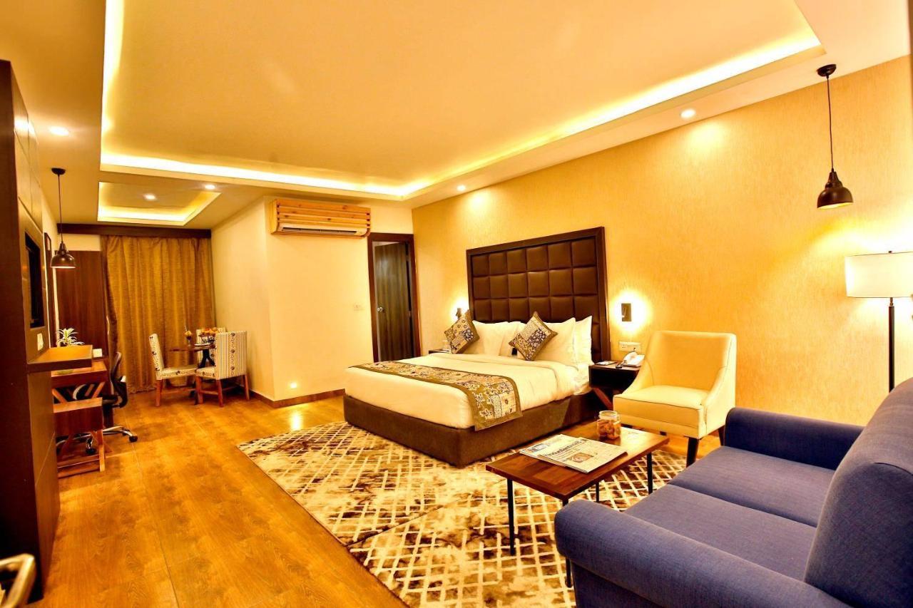 The Fern Residency Noida Hotel Exterior photo
